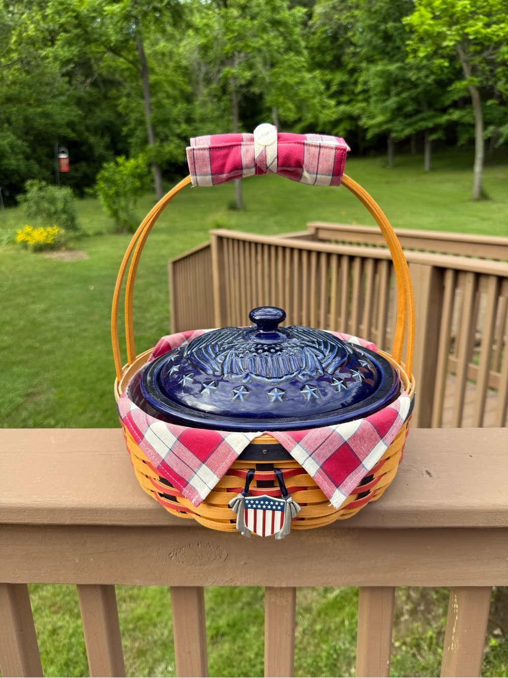 Longaberger 2002 All American Basket w/ Lid, Liner, Tie-on & Casserole Dish